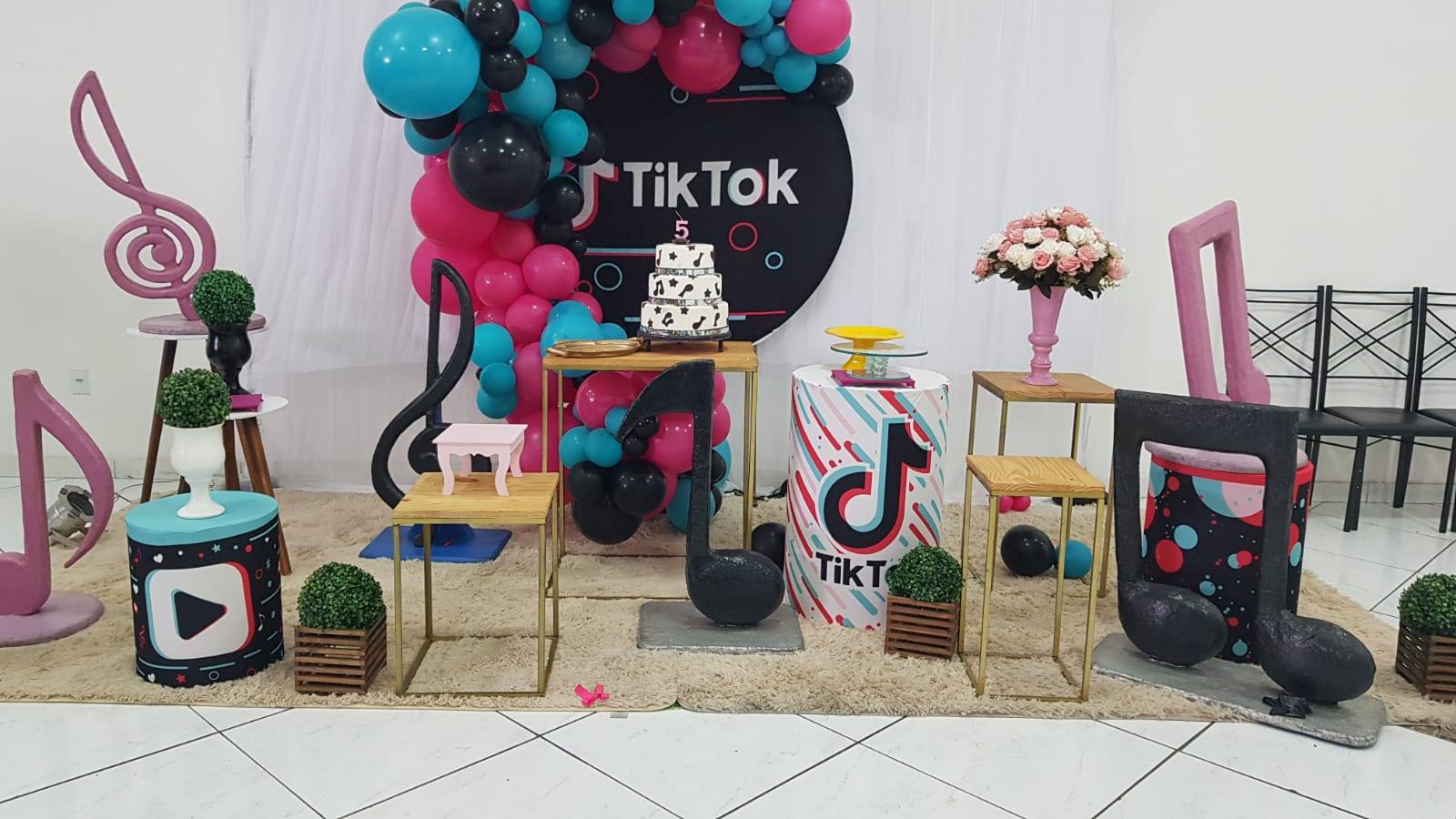 Cenários de Festa para Locação em BH Tik tok - 